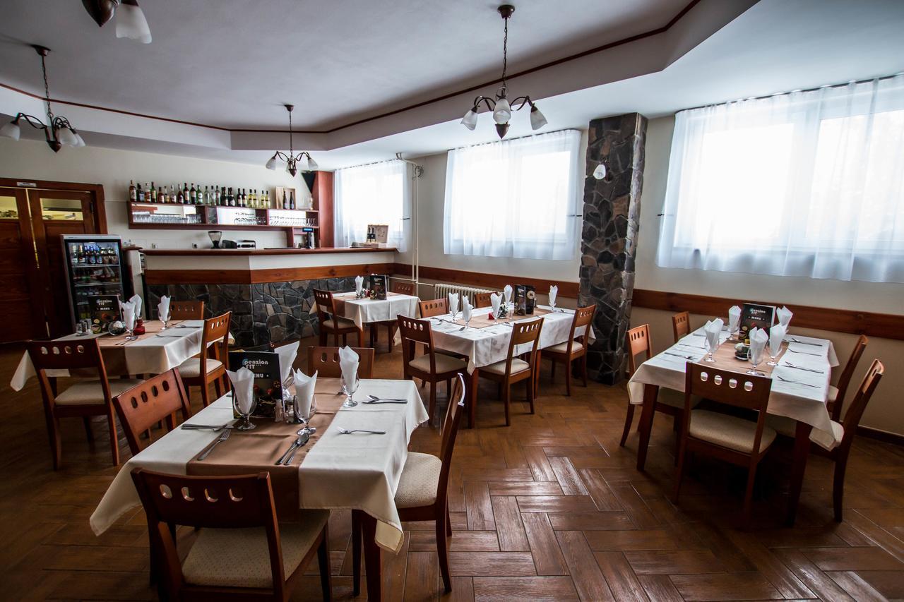 Penzion Fit - Contactless Check In Zvolen Extérieur photo